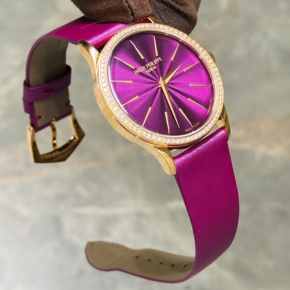 Elegant Purple and Gold Women\'s Watch